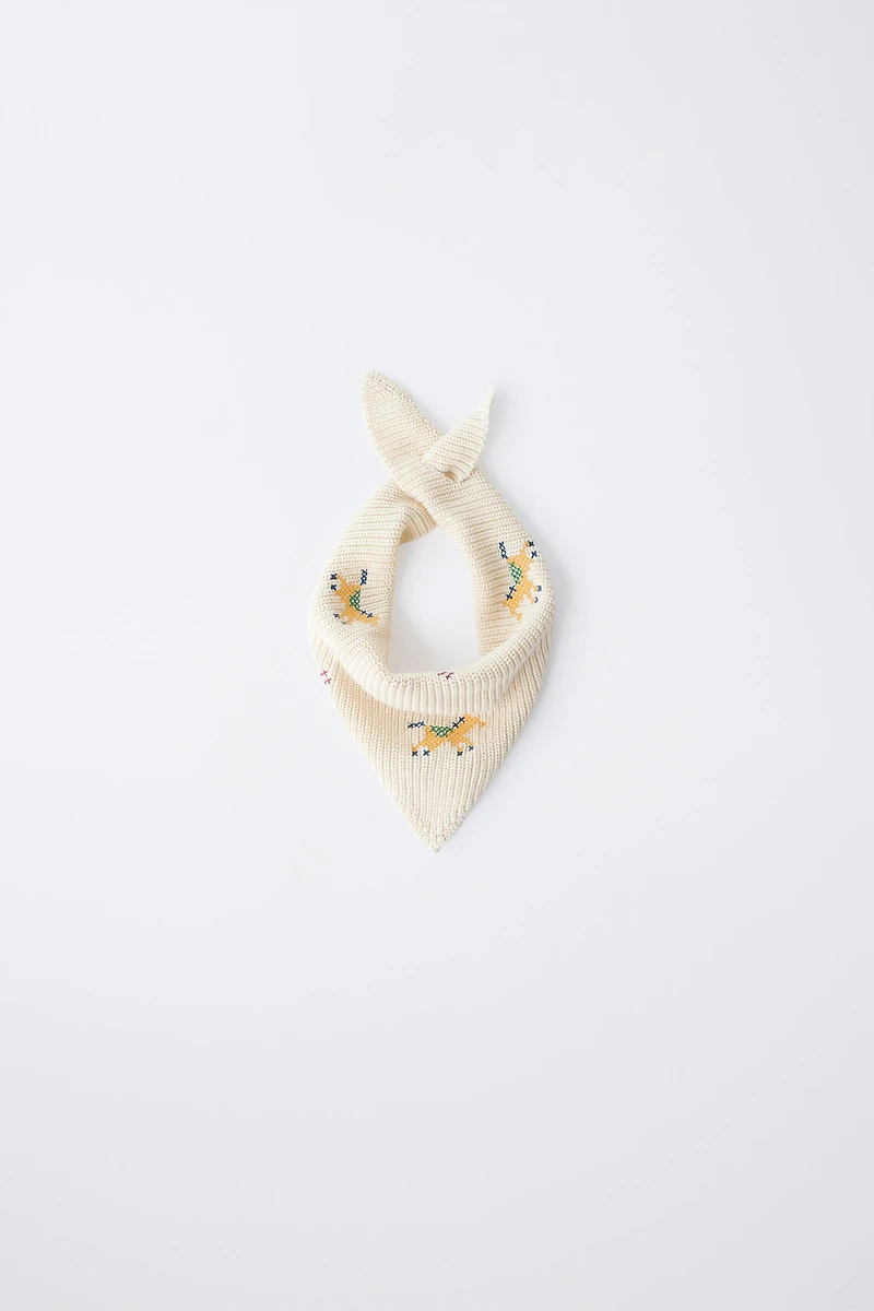 KNIT BANDANA WITH CROSS-STITCH DETAILS