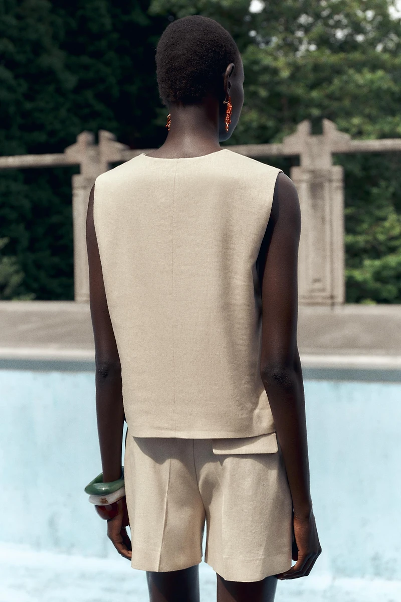 HIGH-WAISTED LINEN SHORTS
