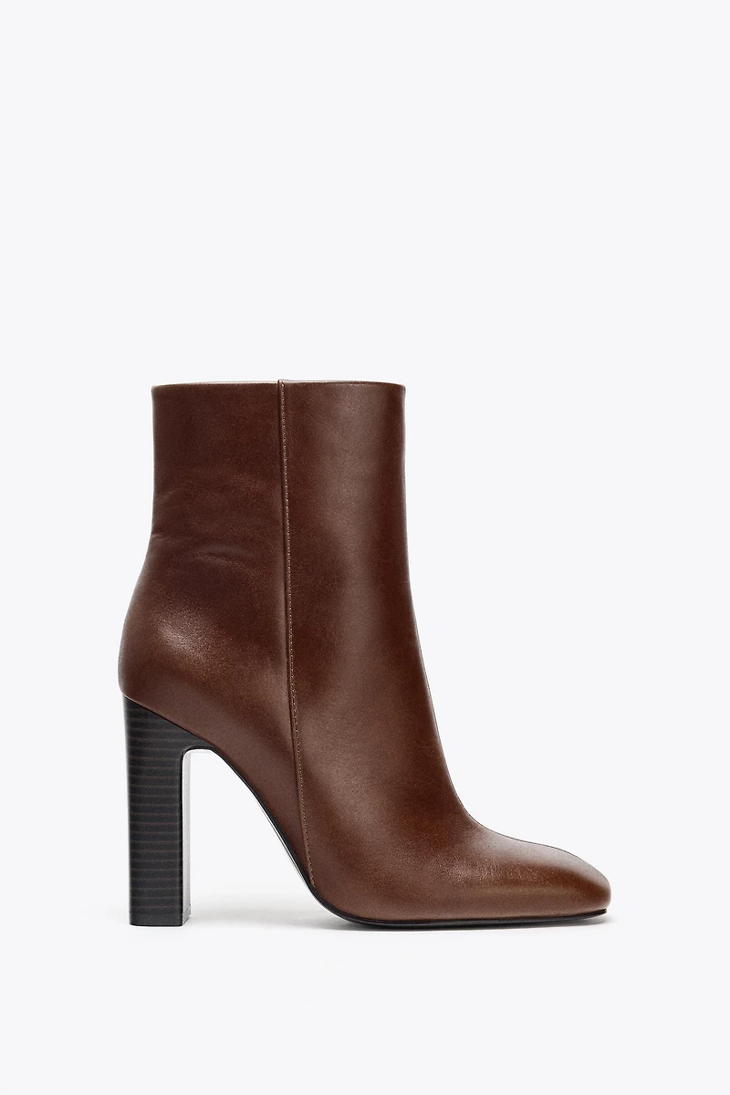 LEATHER WIDE HEEL ANKLE BOOTS