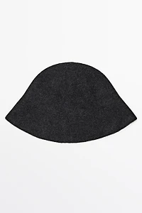 Knit bucket hat