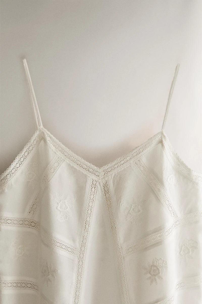EMBROIDERED NIGHTGOWN