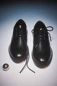CLASSIC DERBY SHOES