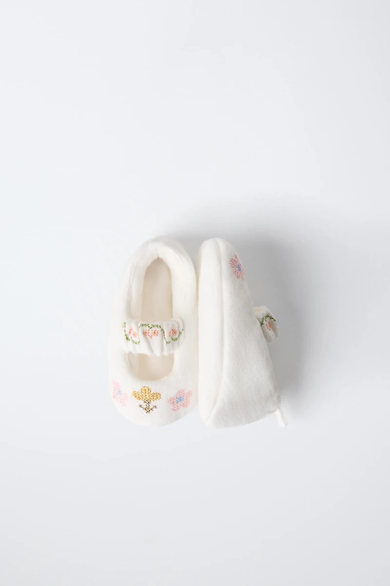 CHAUSSONS FLEURS