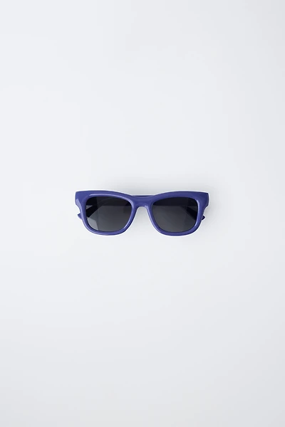 LUNETTES DE SOLEIL CARRÉES EN PLASTIQUE