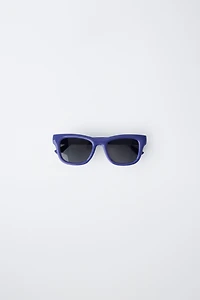 LUNETTES DE SOLEIL CARRÉES EN PLASTIQUE