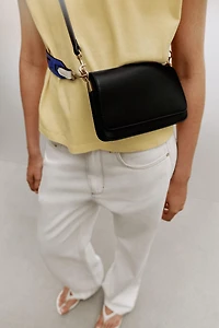 CROSSBODY BAG WITH STRAP DETAIL