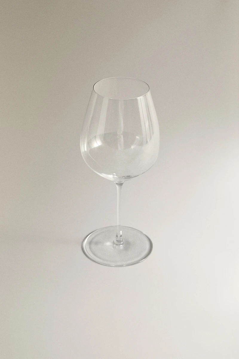 ULTRA LIGHTWEIGHT CRYSTALLINE GLASS
