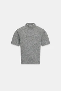 PULL EN MAILLE DOUCE À MANCHES COURTES