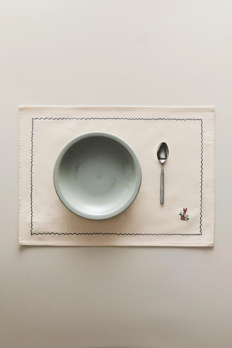 EMBROIDERED COTTON RABBIT PLACEMAT