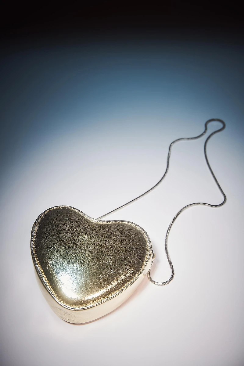METALLIC HEART CROSSBODY BAG