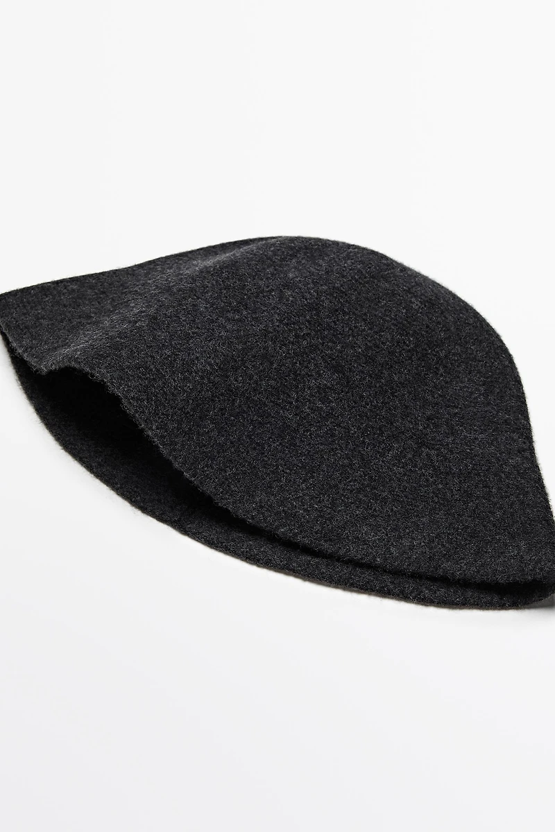 Knit bucket hat