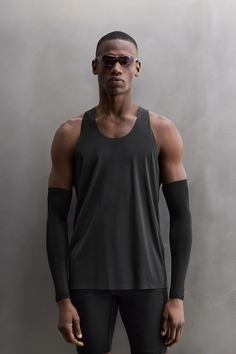 LIGHTWEIGHT TECHNICAL TANK TOP