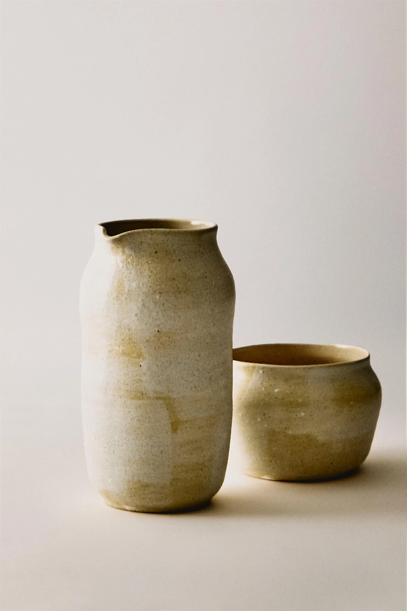 STONEWARE PITCHER AND TUMBLER SET (SET OF 2)