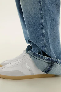 ATHLETIC SHOES