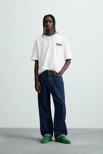 T-SHIRT À IMPRIMÉS EN RELIEF