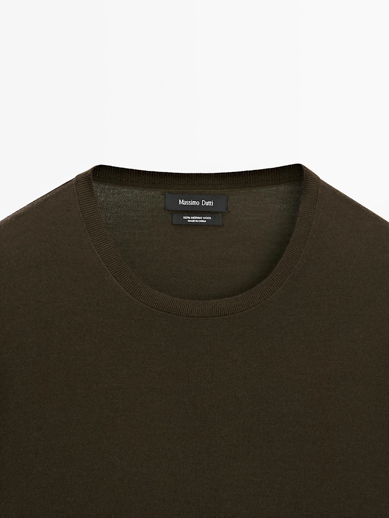 Merino wool crew neck knit sweater