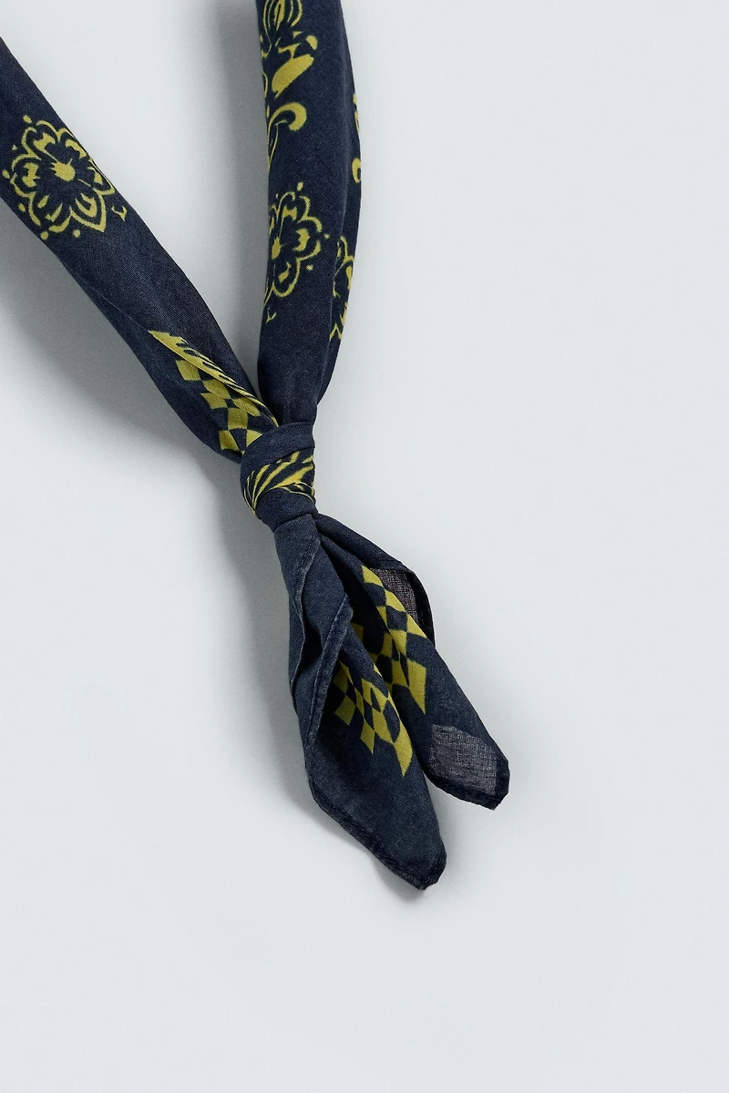GEOMETRIC PRINT BANDANA