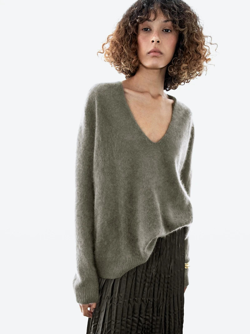Wool and cashmere V-neck knit sweater