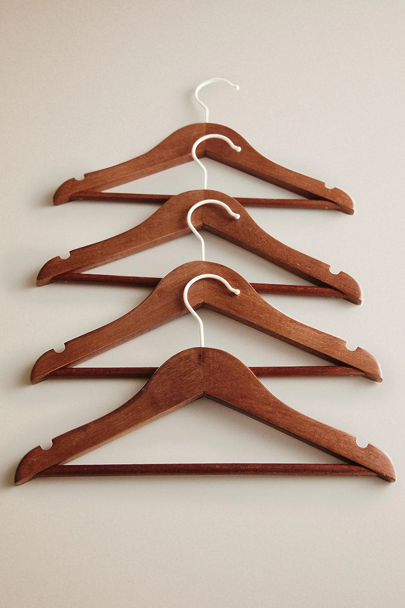 WOODEN BABY HANGERS WITH BAR (PACK OF 4)