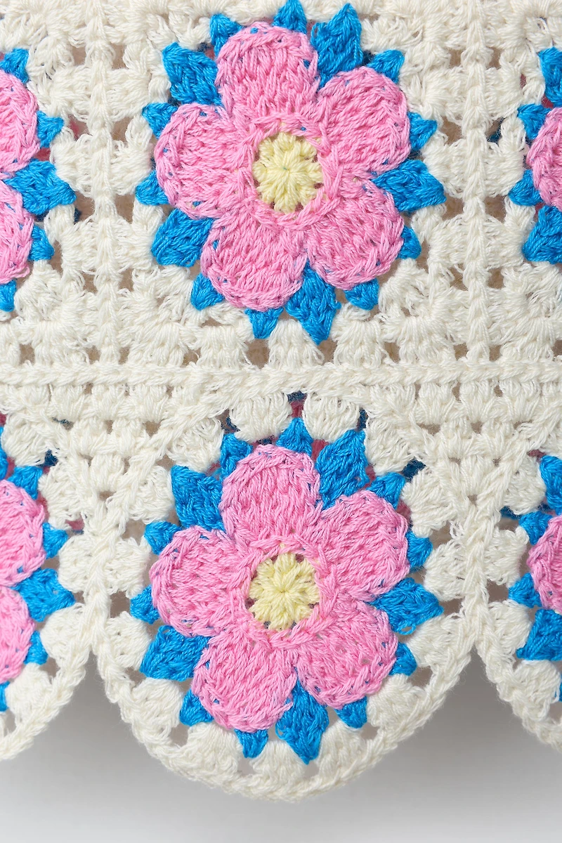 TOP EN CROCHET À FLEURS