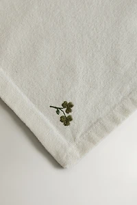 EMBROIDERED CLOVER AND DAISY NAPKINS (PACK OF 2)