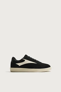 RETRO STYLE SNEAKERS