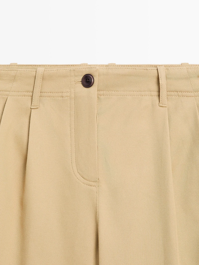 Wide-leg trousers