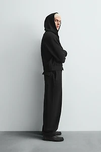 CROPPED FIT HOODIE SWEATSHIRT