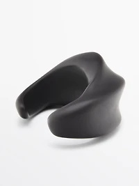 Wide moulded bracelet