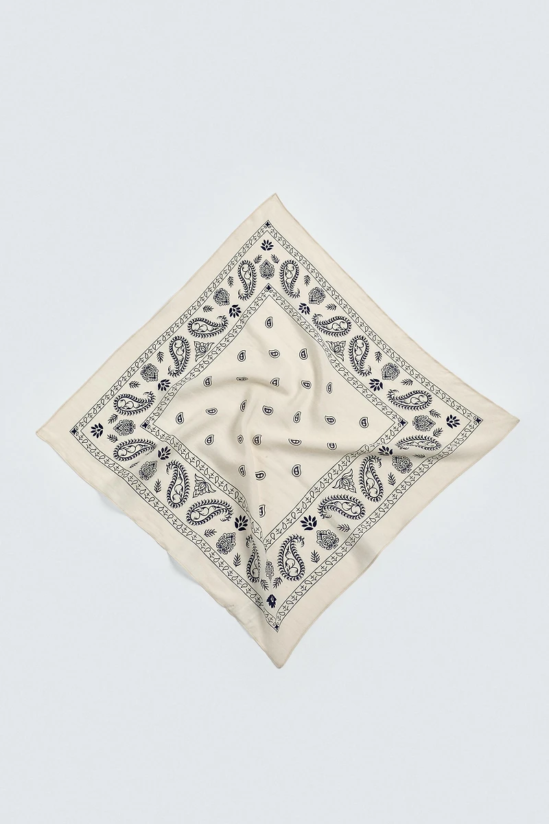PAISLEY PRINT BANDANA