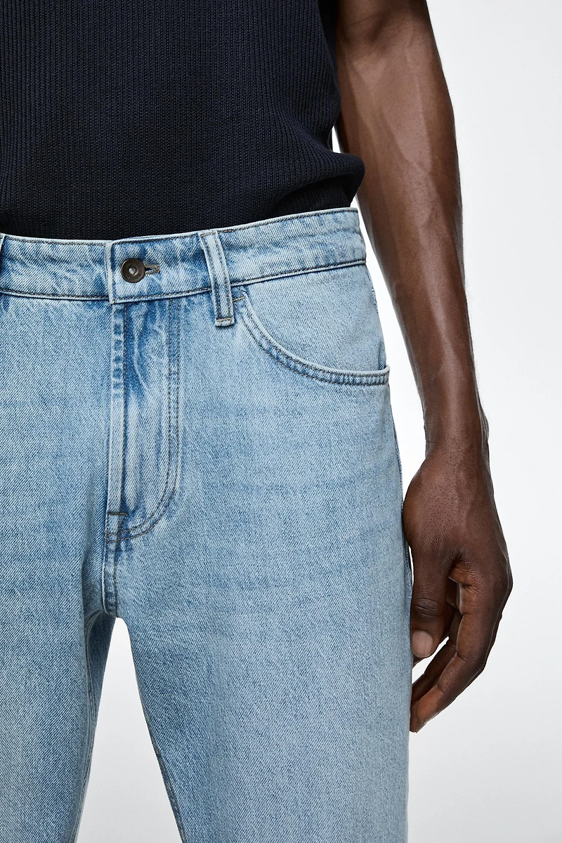 Tapered fit jeans