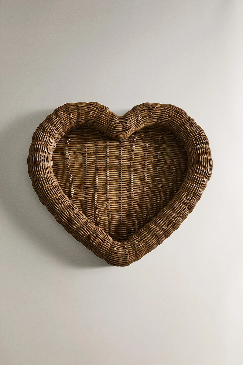 CHRISTMAS HEART RATTAN TRAY