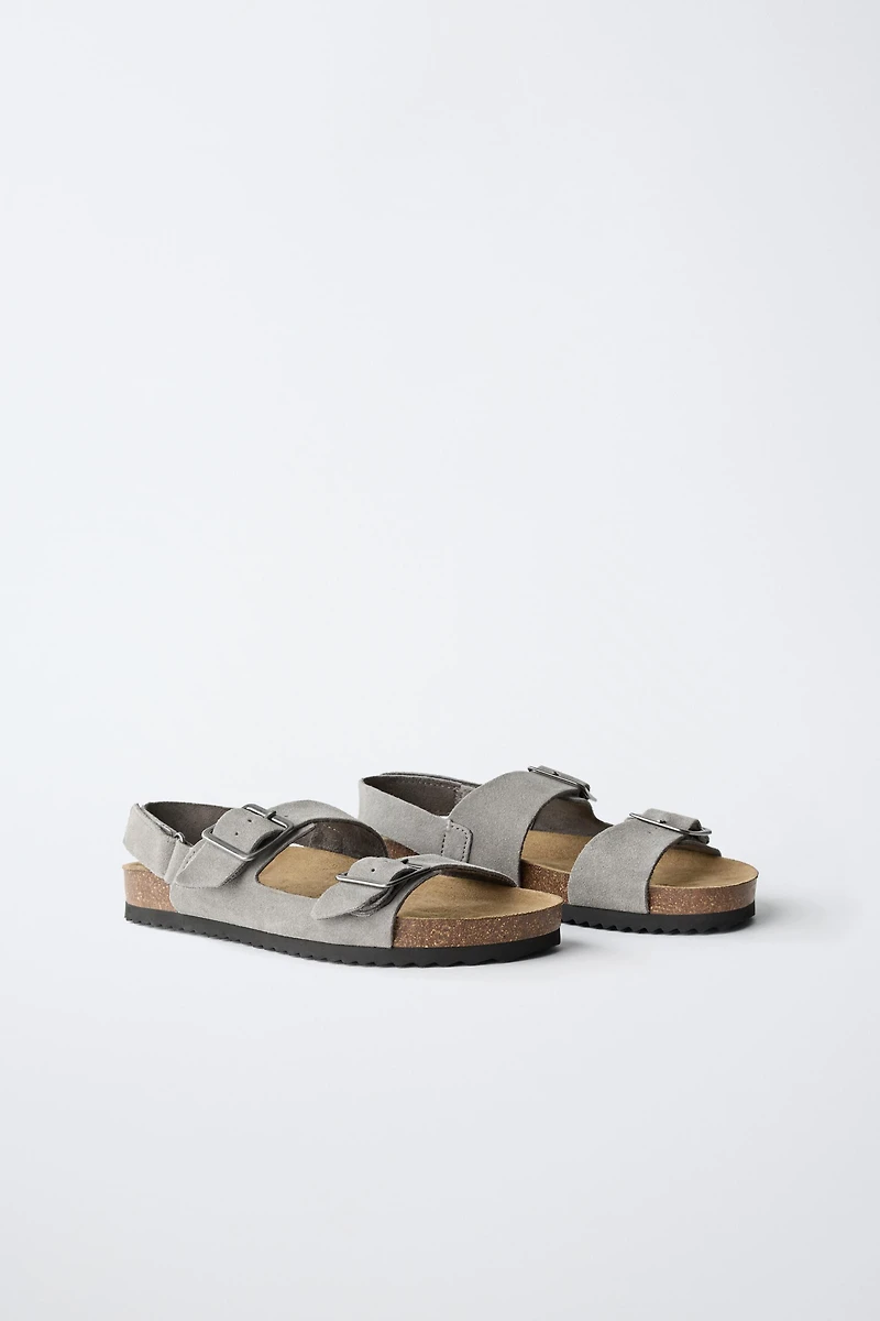 BUCKLE LEATHER SANDALS