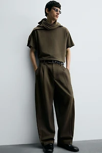 PANTALON COUPE DÉCONTRACTÉE À PLIS