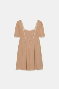 ROBE COURTE EN DENTELLE