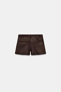 PLEATED BUTTON SHORTS