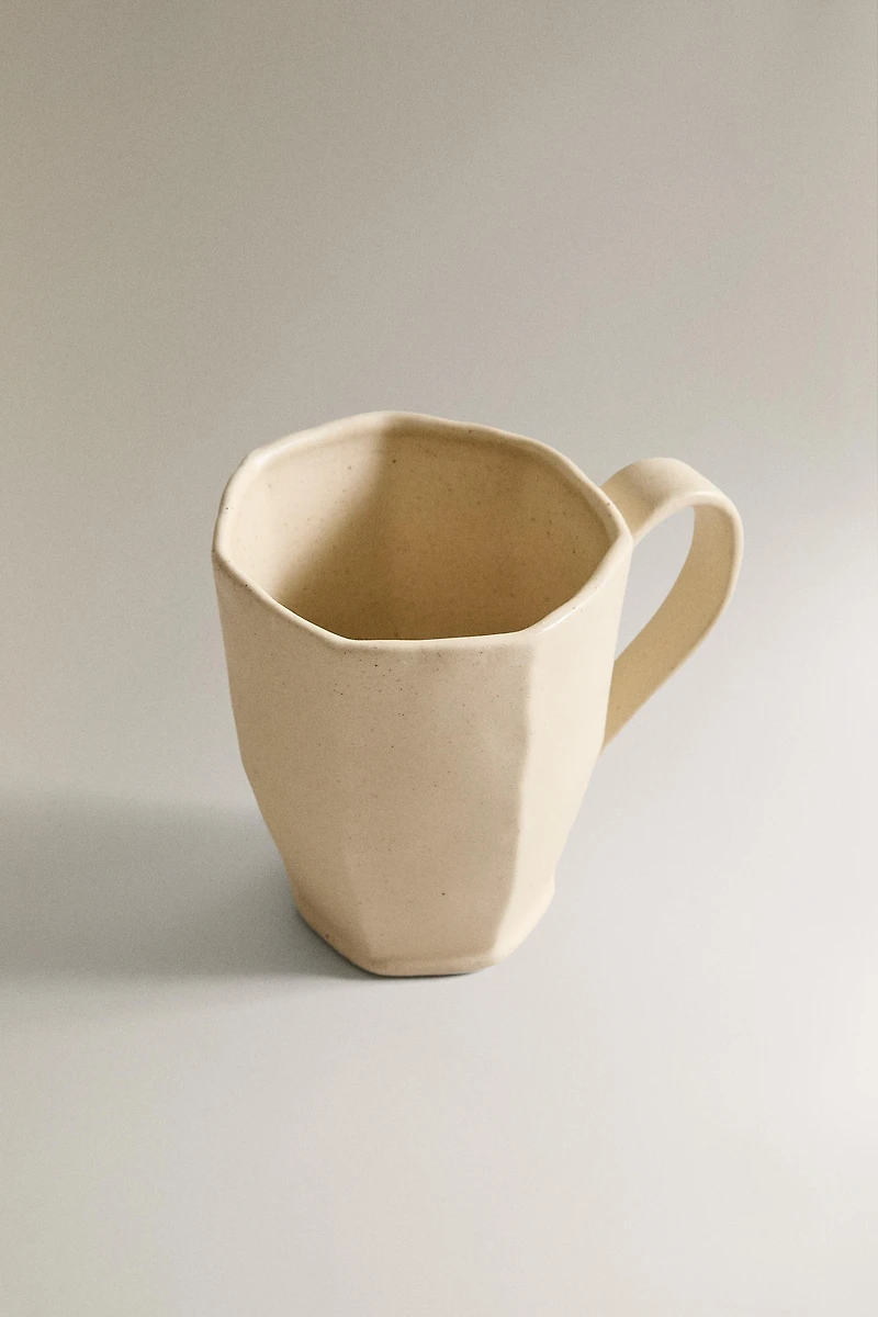 TASSE GRÈS RELIEF LIGNES CADRE