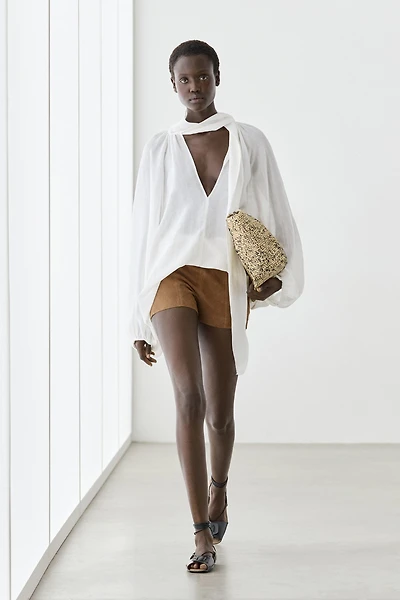 Suede leather shorts with seam details