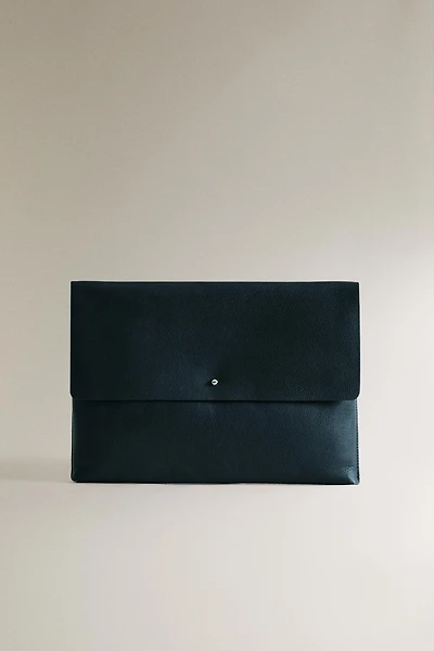 BLUE LEATHER BUTTON CASE
