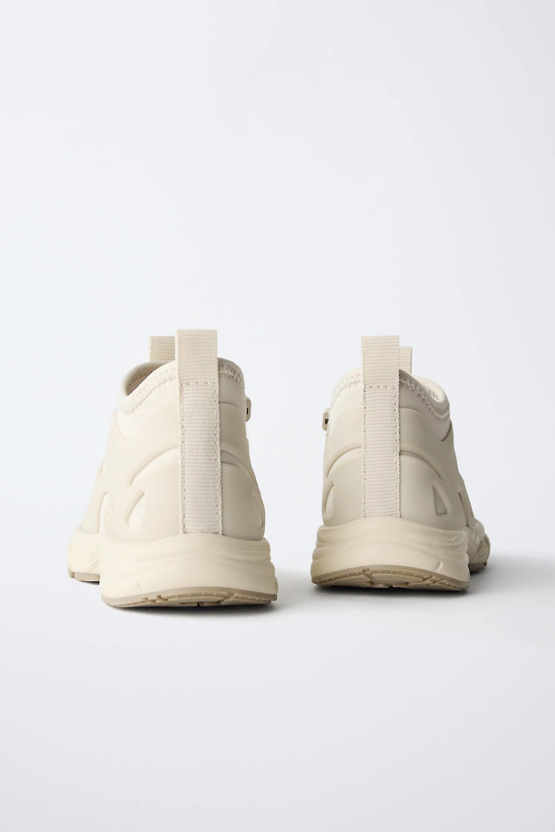 SOCK-STYLE HIGH-TOP SNEAKERS