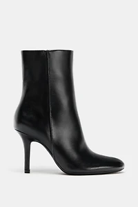 LEATHER HEELED ANKLE BOOTS