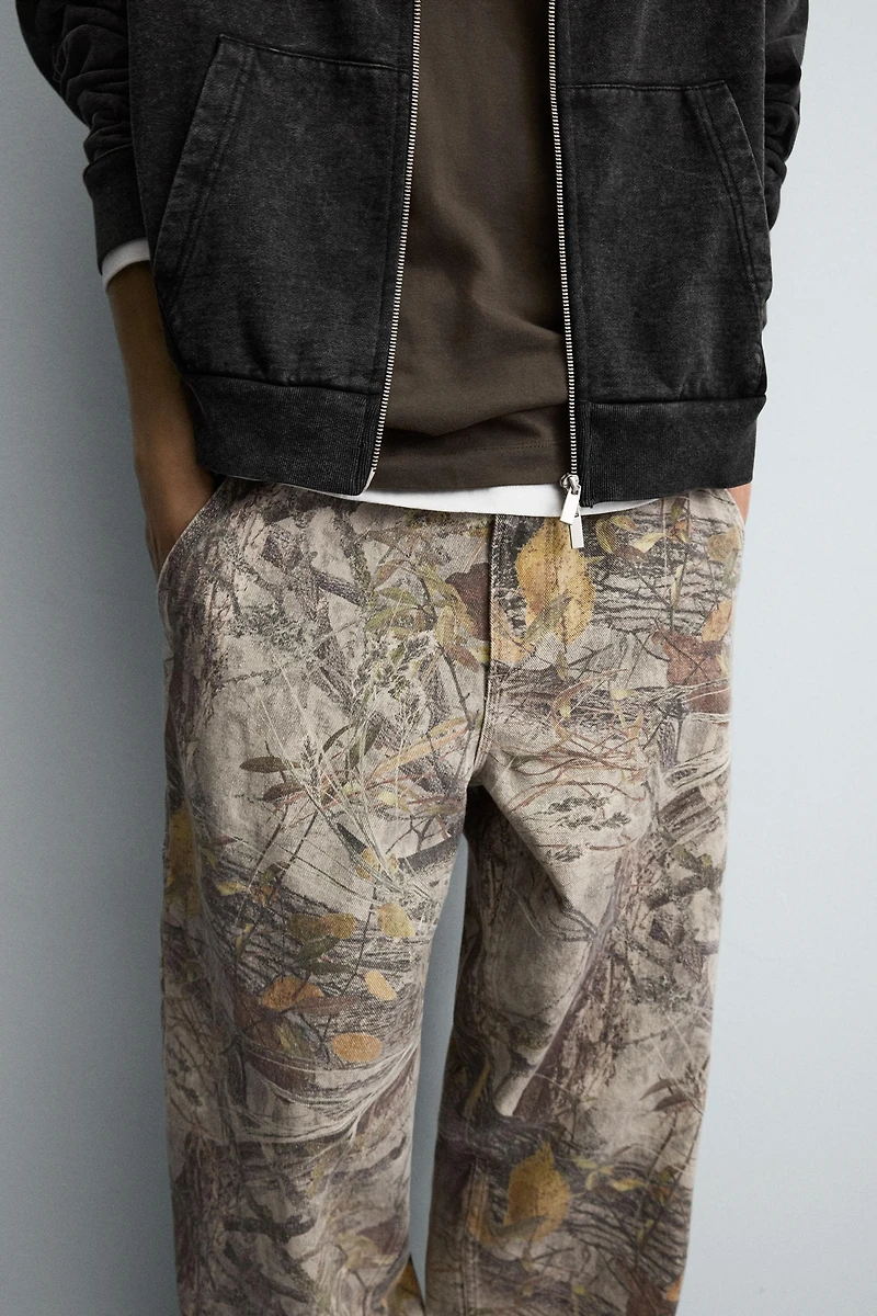 PANTALON COUVREUR IMPRIMÉ ABSTRAIT