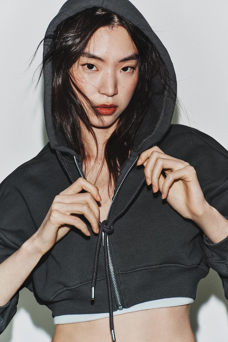 CROPPED HOODIE SWEATSHIRT