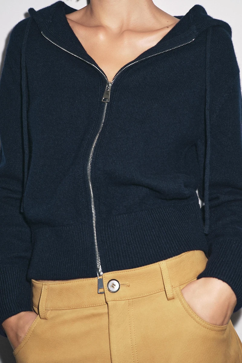 SWEAT 100% LAINE À CAPUCHE