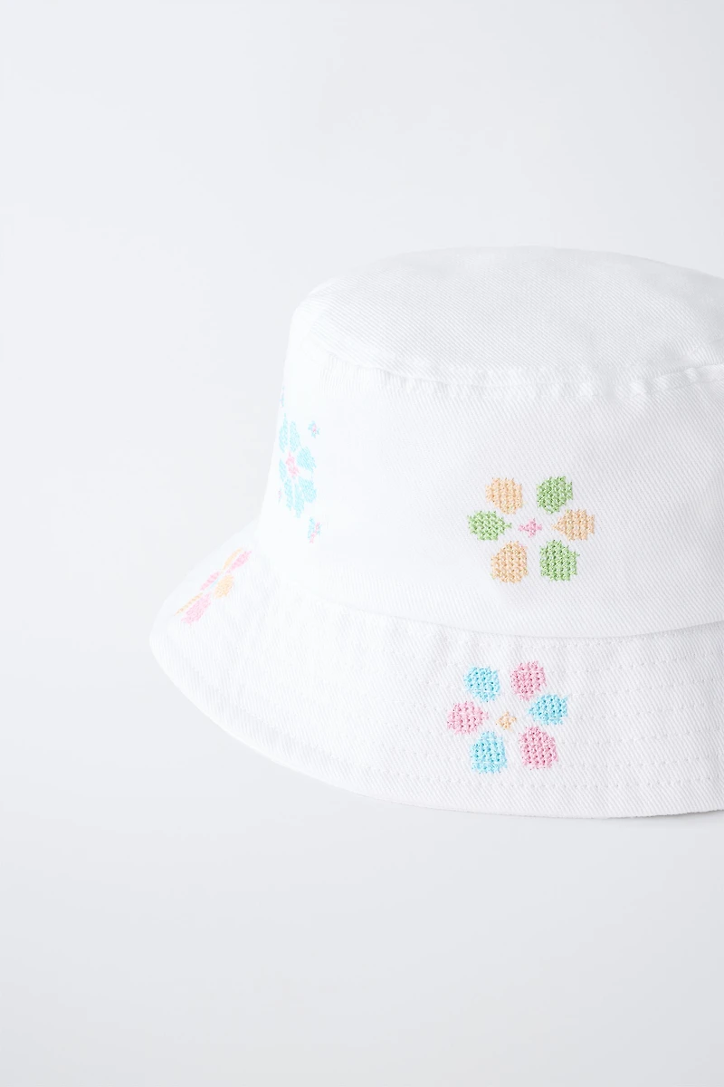 EMBROIDERED BUCKET HAT
