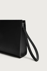 TEXTURED CLUTCH