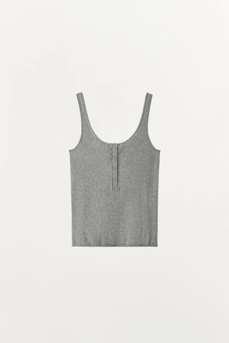BUTTON KNIT TOP