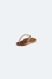POOL SLIDE SANDALS