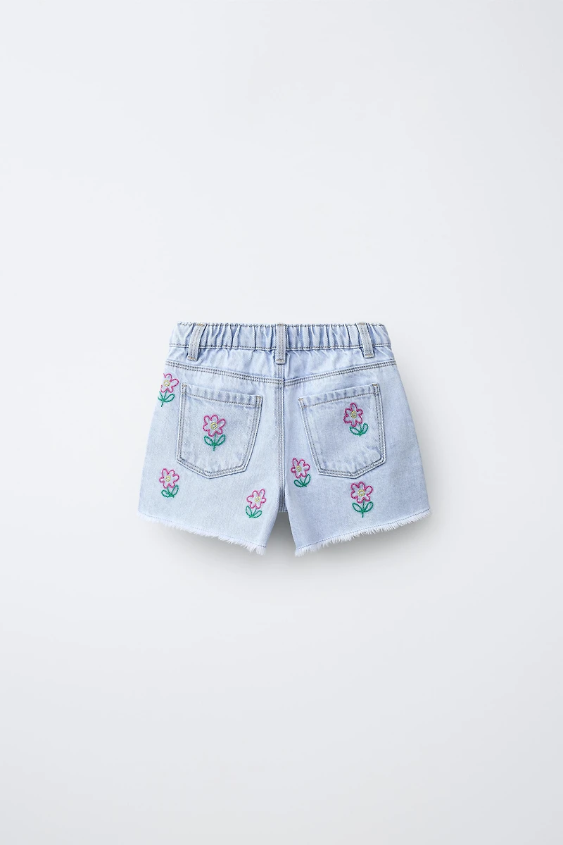 EMBROIDERED MOM FIT DENIM SHORTS