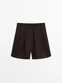 Pleated Bermuda shorts